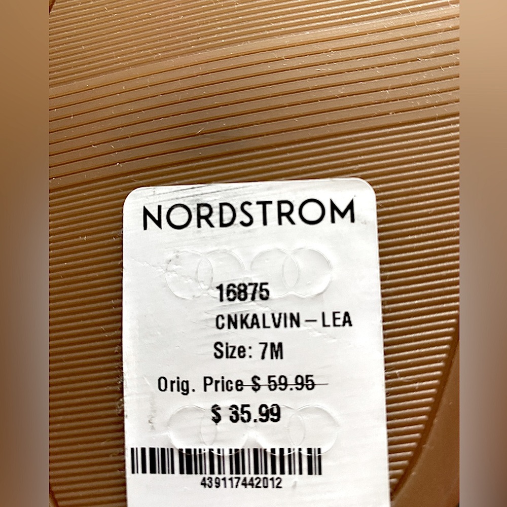 Pink Leather Slide Sandals from Nordstrom. NWT.  Never worn. Soft & Cushy.Size 7 - Picture 16 of 16